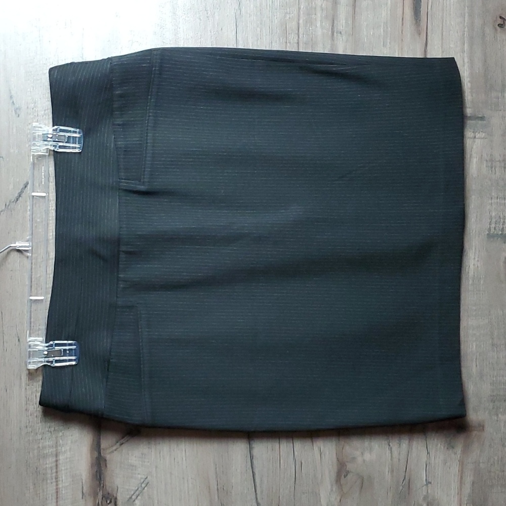 Jupe Mini Vivienne Tam Taille 12 - Occasion Très Bon état, Style Moderne